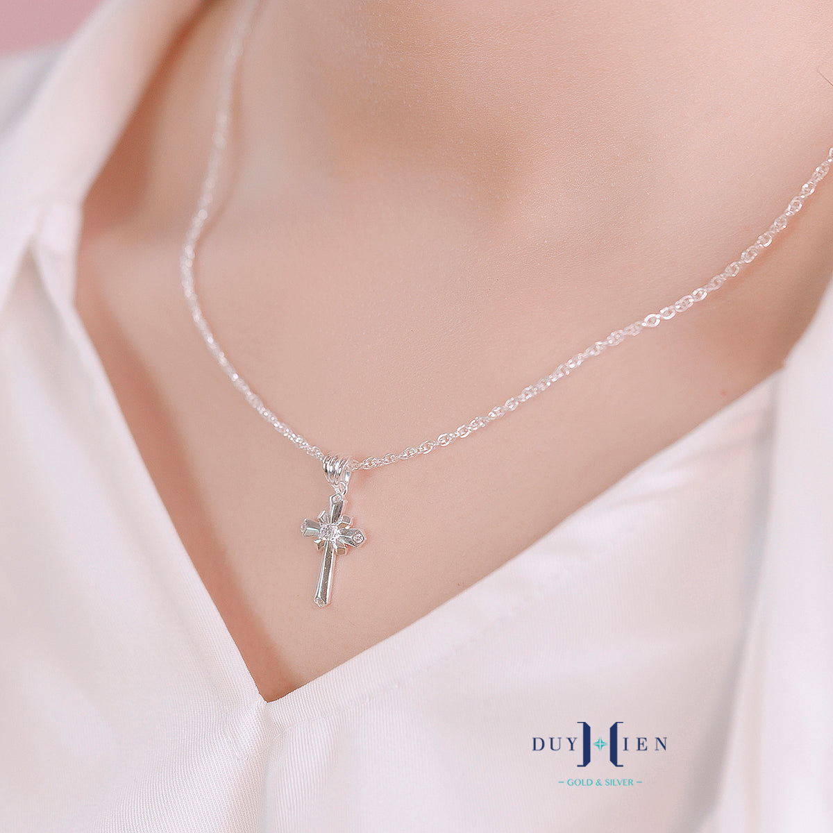 JUELHAUS Silver Pendant given to daughter in the shape of a Plain Cross without stones without a statue of Jesus