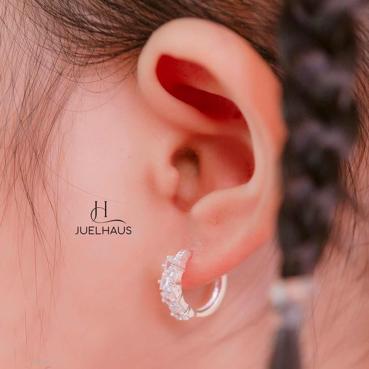 JUELHAUS Simple but extremely bright white single row white stone earrings, non-round style with extremely sturdy clasp